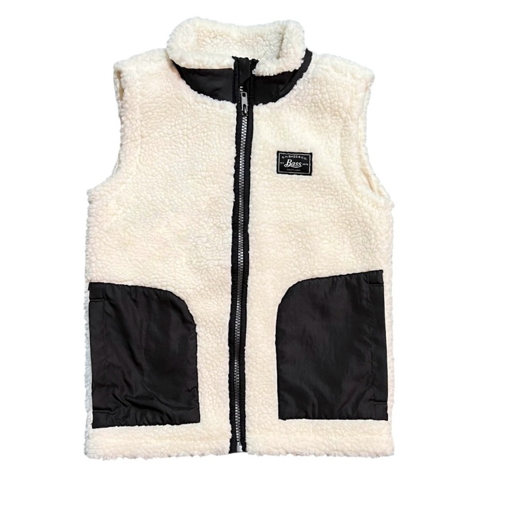 G.H. Bass Woman’s Fleece Sherpa Vest with Black Pockets Size 6